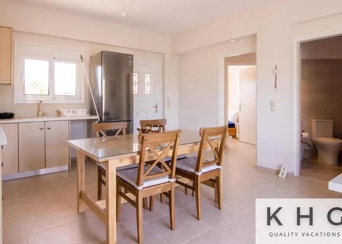 Apartment Red #1, 1 Minute From Megas Lakos Lixouri