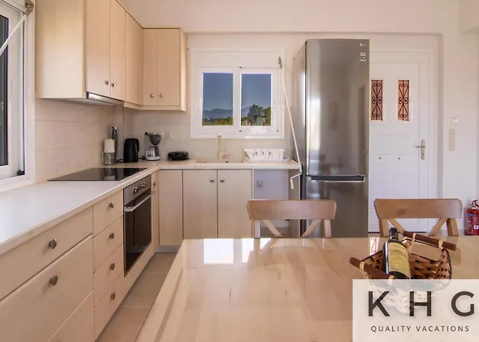 Apartment Red #1, 1 Minute From Megas Lakos Lixouri