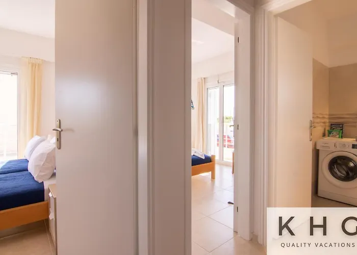 Apartment Red #1, 1 Minute From Megas Lakos Lixouri