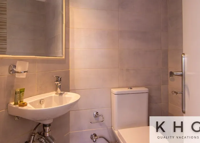 Apartment Red #1, 1 Minute From Megas Lakos Lixouri