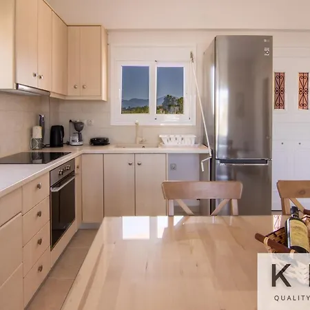 Apartment Red 1 Min From Megas Lakos Beach! Lixouri