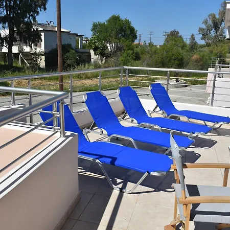 Appartement Red #1 & #2, 1 Minute From Megas Lakos *